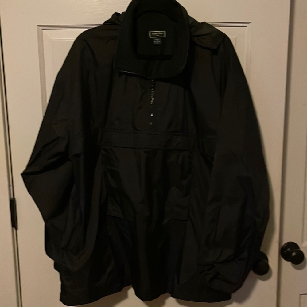Golf windbreaker